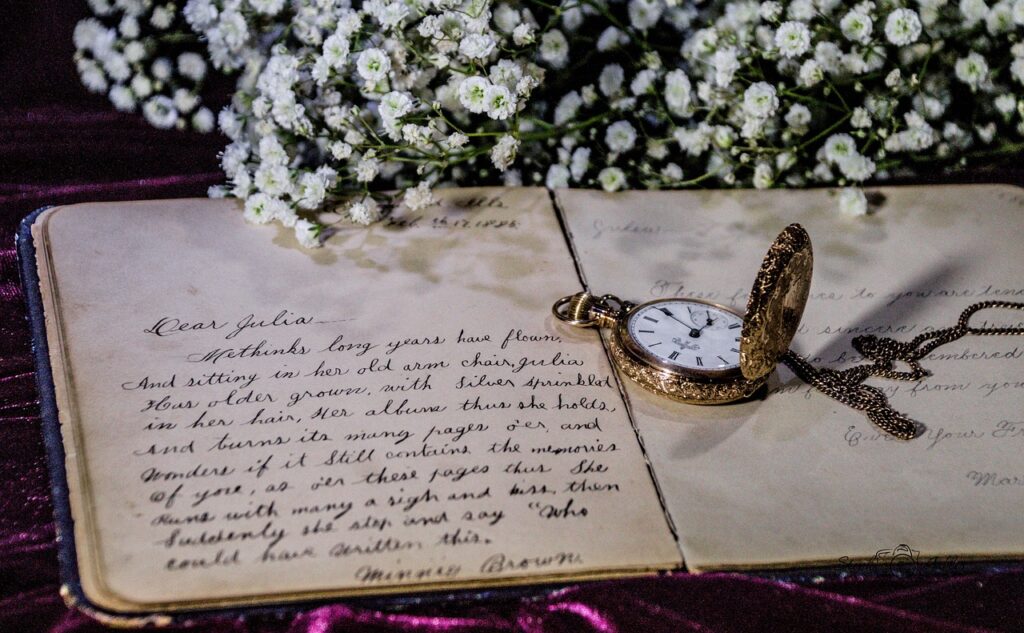 vintage, romantic, flowers, beautiful flowers, pocket watch, historic, decorative, nature, love, floral, spring, wedding, card, romance, letters, flower wallpaper, gray love, gray wedding, gray letter, gray vintage, flower background, gray watch